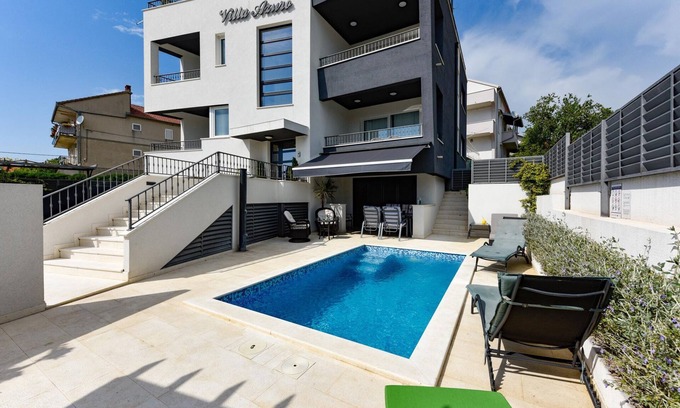 Sveti Filip i Jakov Villa | Modern villa in Sveti Filip with pool