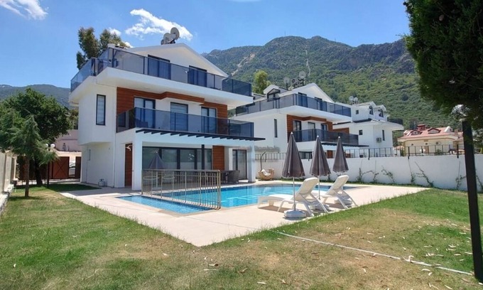 Hisaronu Villa | Modern Villa in Ölüdeniz with Private Pool and Children's Pool for 8 People