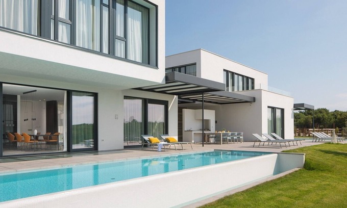 Bale Villa | Modern Villa Noble 1 with an indoor and outdoor pool