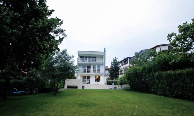 Borik Villa | Modern Villa Terra Rossa with a pool
