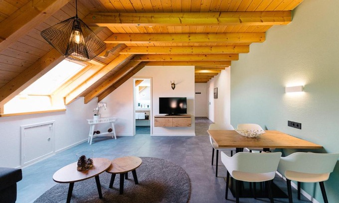 Simonswald Apartment | Moderne 2 Zi.-FeWo BlackForestArt Nähe Freiburg
