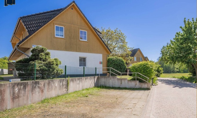 Koserow Apartment | Moderne Ferienwohnung mit Gartenblick in Koserow