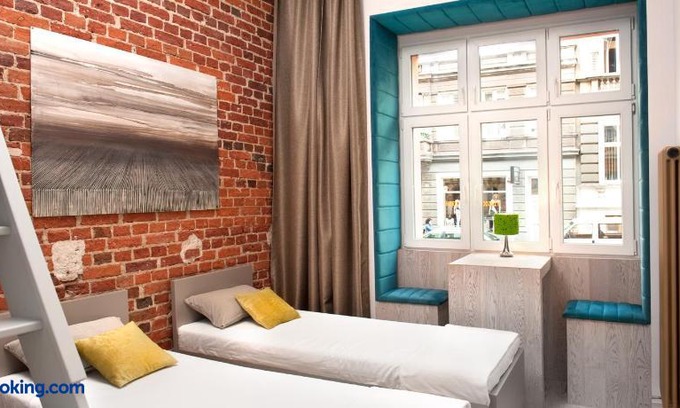 Srodmiescie Hostel | MoHo M Hostel