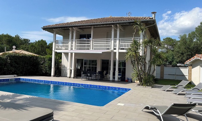 Moliets-et-Maa Villa | MOLIETS PLAGE villa with jacuzzi and heated pool