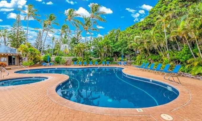 Maunaloa Condo | Molokai condo Pool/Spa, 2 bedrooms/2 bathrooms. Walking distance to the beach.