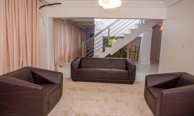 Ibadan Apartment | Mondeestars Luxury Home is 15 minutes drive to the shopping c