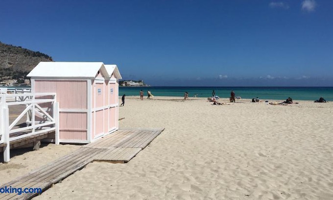 Mondello House | Mondello Room