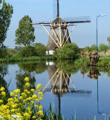 Abcoude House | Mondriaanmolen, a real Windmill close to Amsterdam