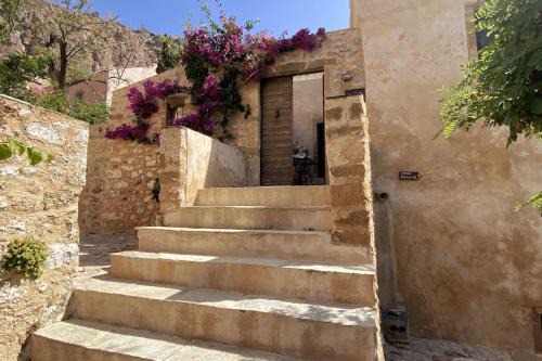 Monemvasia House | Monemvasia Kastro Large stone house with sea view