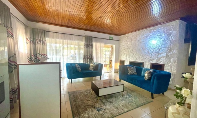 Harare House | Mongi Guest House
