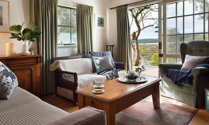 Hepburn Springs Cottage | Monigatti Cottage- enchanting cottage with beautiful garden and stunning views