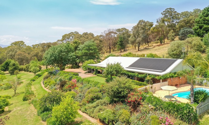 Mansfield House | Monkey Gully Retreat - Summer & Winter Getaway