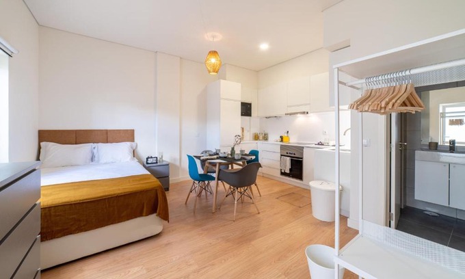 Santo Condestavel Apartment | Monsanto Hill House - NO. 565 -1 E