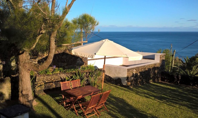 Caloura Cottage | Monserrate - Galera Cottage Guest accommodation in Caloura