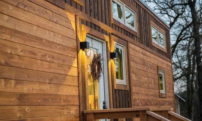 Waco House | Montana Escape Elegant Tiny House in Waco Near Magnolia