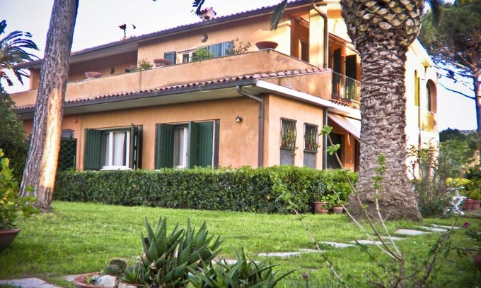 Santa Liberata House | MONTE ARGENTARIO - HOUSE WITH GARDEN ON GIANNELLA, NEAR THE SEA.