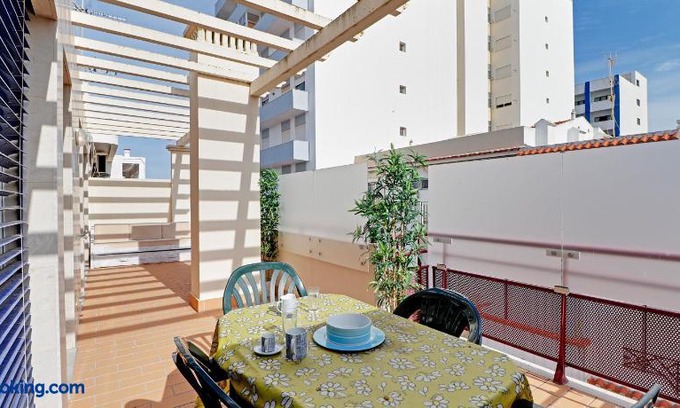 Vila Real Santo Antonio Apartment | Monte Gordo Downtown by Homing