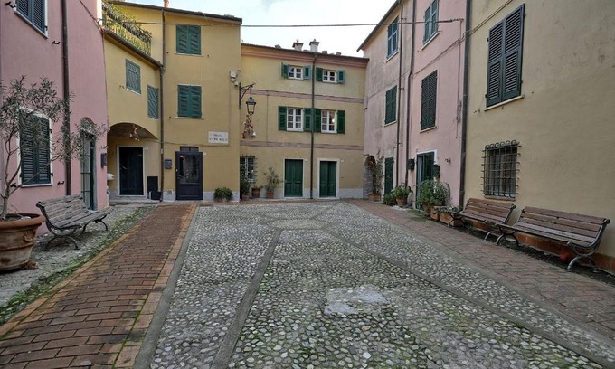 Montemarcello Apartment | Monte Marcello-Zanego Apartment Sleeps 6 WiFi
