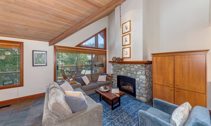 Village North House | Montebello 4864 - Air Conditioning, Private Hot Tub, Mountain Views, Close to Village