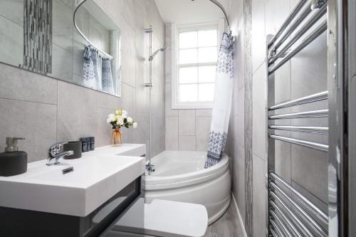 Leith Apartment | Montgomery Central Apartment