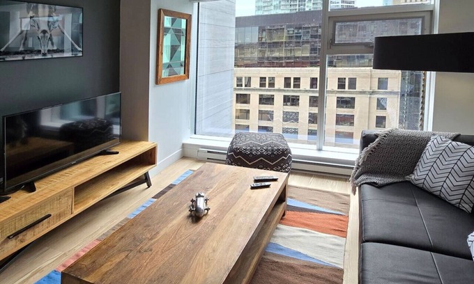 Ville-Marie Apartment | Montreal - Humaniti 1B