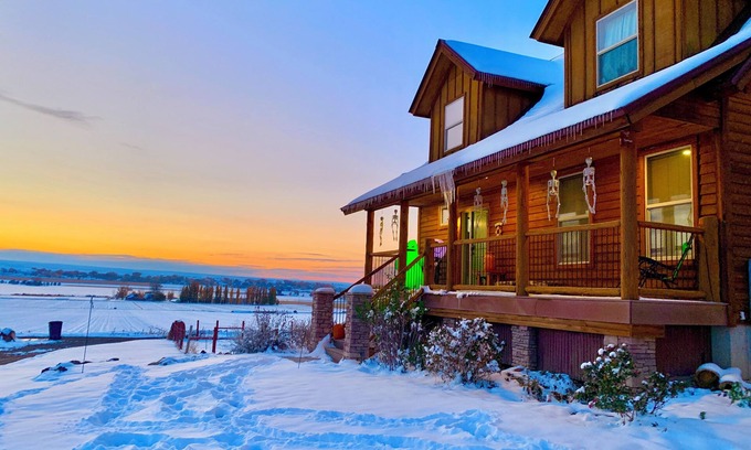 Montrose Cabin | Montrose Quiet Country Home with a View on 3 Acres!