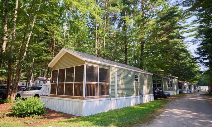 Moody Resort | Moody Beach Camping Resort 28 ft. Park Model 4