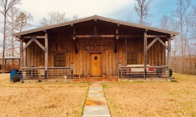 Redfield Cabin | Moonlight Country Cabin -Brand New Custom Build Secluded for a Romantic Getaway!