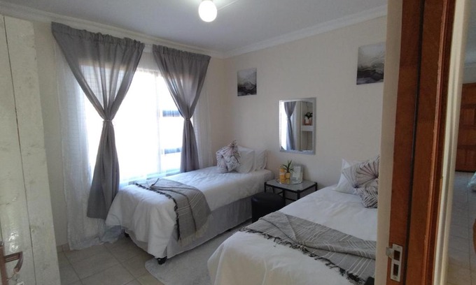 Mangaung Bed & Breakfast | Moonlight Inn 207 unit 2C