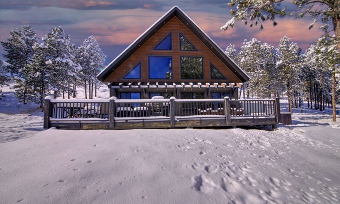 Deadwood Cabin | Moonlight Ridge- Cozy Black hills getaway w/private hot tub!