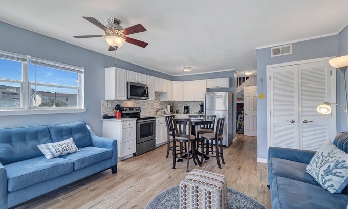 Gulf Shores Condo | Moonraker 18 ~ Pool, Beach Access + $400 in FREE Activities Daily Including Zoo & Parasailing