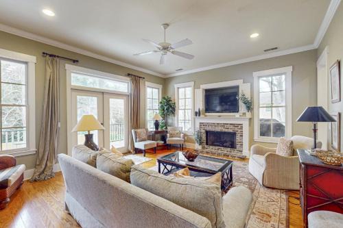 Folly Field House | Moonshell
