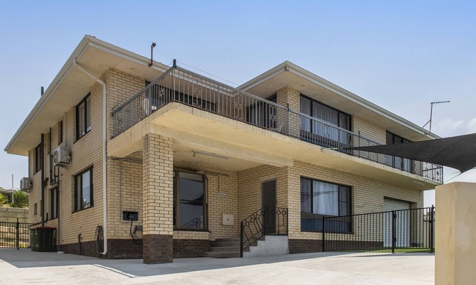 Guilderton House | Moore Family Time - Panoramic Ocean Views