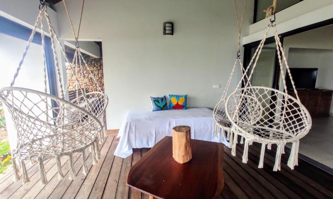 Temae House | MOOREA - Fare Coraline