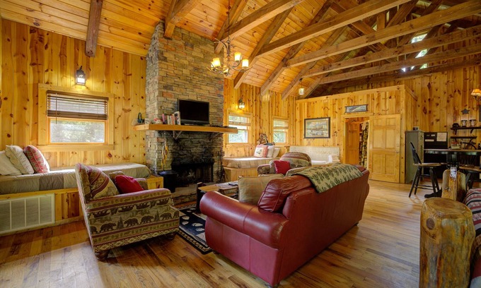 Sautee Nacoochee Cabin | Moose Creek Lodge - The Perfect Romantic Getaway!