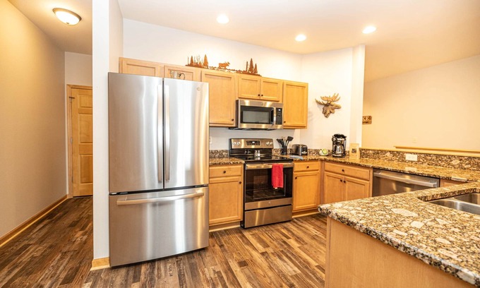 Tomahawk House | Moose Lodge - Lakefront Home on Beautiful Lake Nokomis