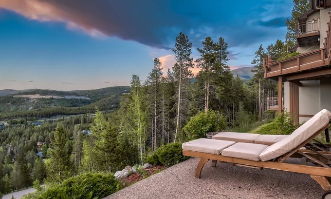 Warrior's Mark West House | Moose on the Loose: Private Hot Tub, Mountain Views, Quick Ski Access