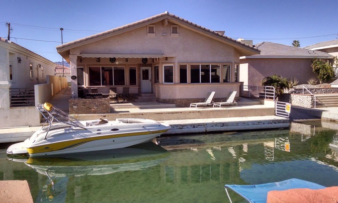 Moovalya Keys House | Moovalya Keys, 50' Boat Dock, Wet Bar/Pool Table 4-Car Garage