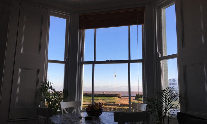 Lowestoft Apartment | Moray Beachview is a Suffolk coast beach apartment