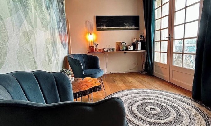 Saint-Martin-de-Londres Apartment | More.