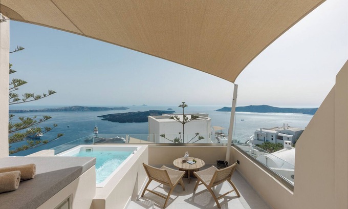 Firostefani Apartment | Morfes - Deluxe Suite with Hot Tub and Sea View by Caldera Houses