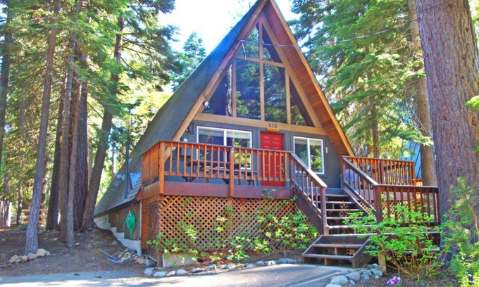 Sunnyside House | Morte House - WALK TO LAKE