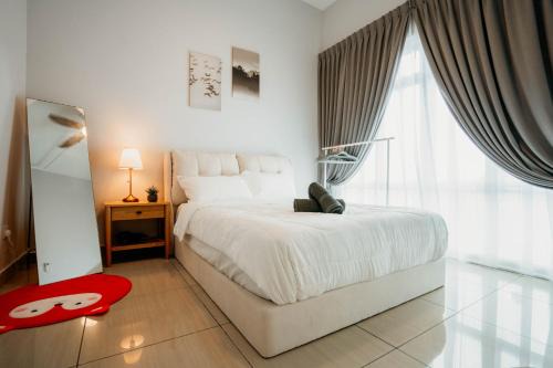 Tebrau Apartment | Mount Austin Muji Style 4 pax Deluxe Room by Our Stay