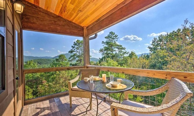 Franklin Ski Chalet | Mount Chalet in Gated Community with Forest and Long Range Views