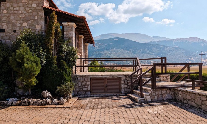 Kato Pedina Villa | Mountain Trails Chalet-three Story Escape Parnassos-livadi- Arachova