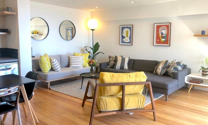 Cape Town City Centre House | Mountain and Harbour Views - Grand Vue Cottage