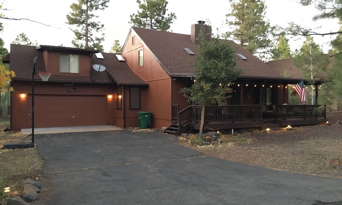 Munds Park Cabin | Mountain Cottage Retreat in the Pinewood community