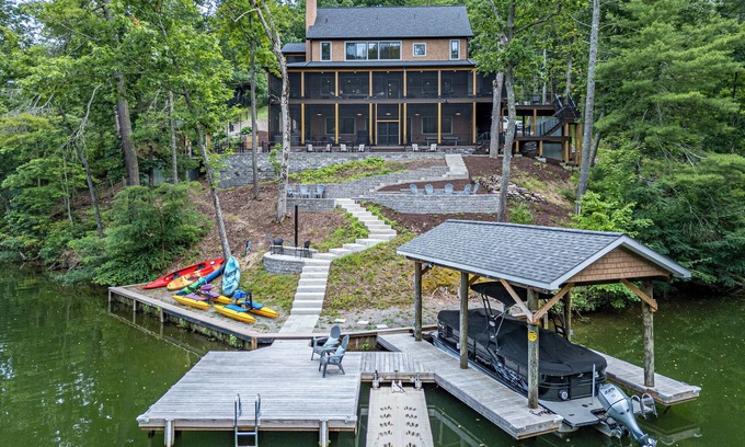 Ingles House | Mountain Lakefront 4 bedroom house with wrap around screen porch, hot tub