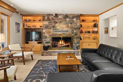 West Sedona House | Mountain Shadows Escape with a Yoga Studio!