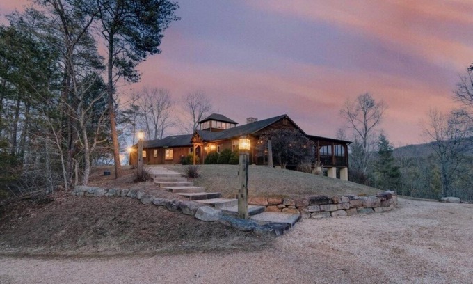 Hot Springs House | Mountain Top Lodge with Incredible Views